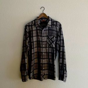 Mountain hardware long sleeve button up shirt